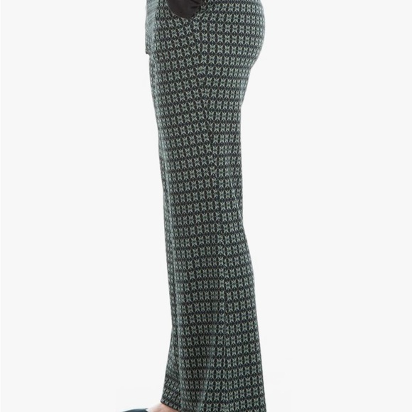 Women's Printed Ponte Bootleg Pant - Picture 9 of 10